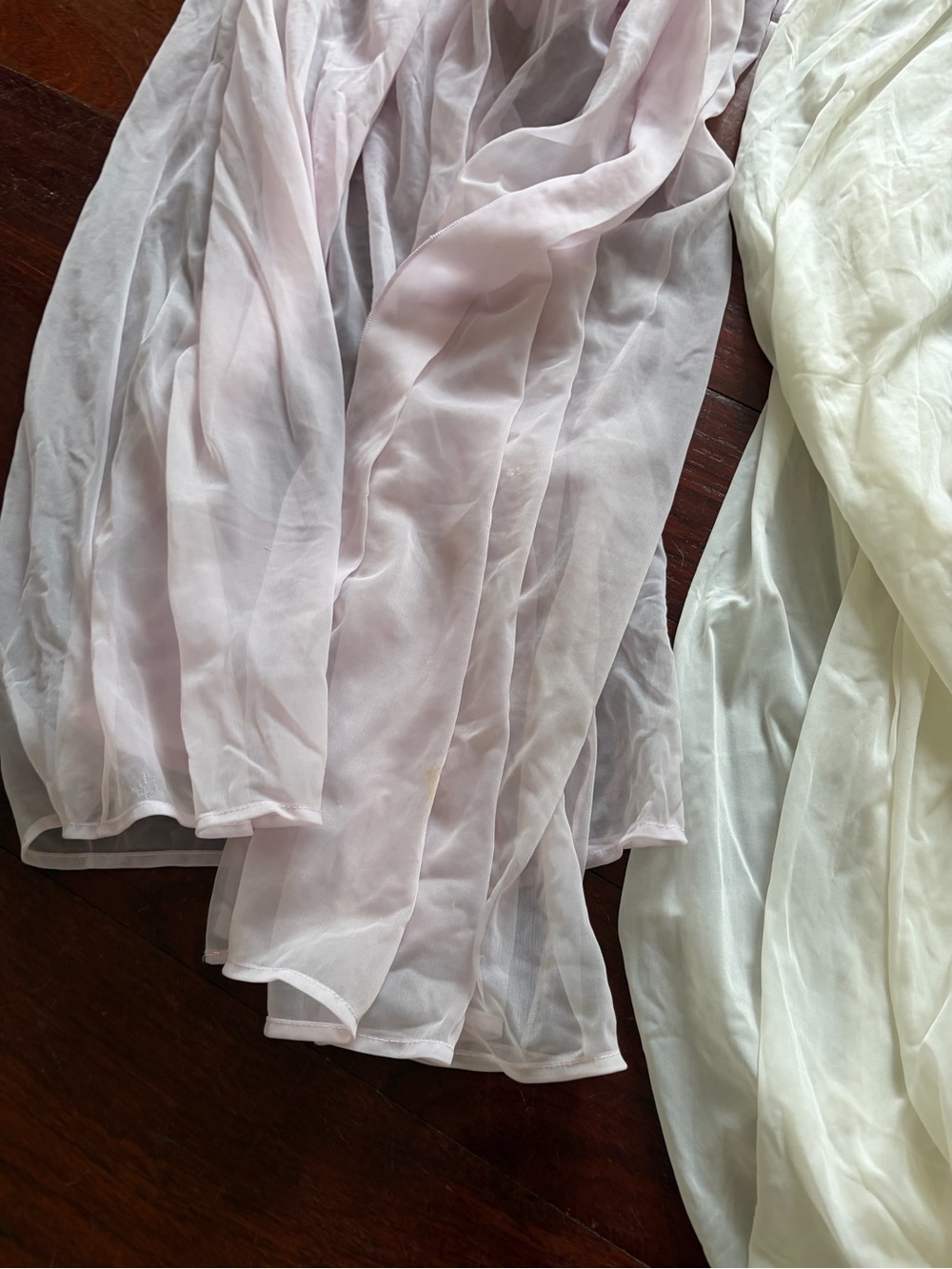 Sheer Vintage Lavender and Ivory nightgown and robe - Picture 7 of 7
